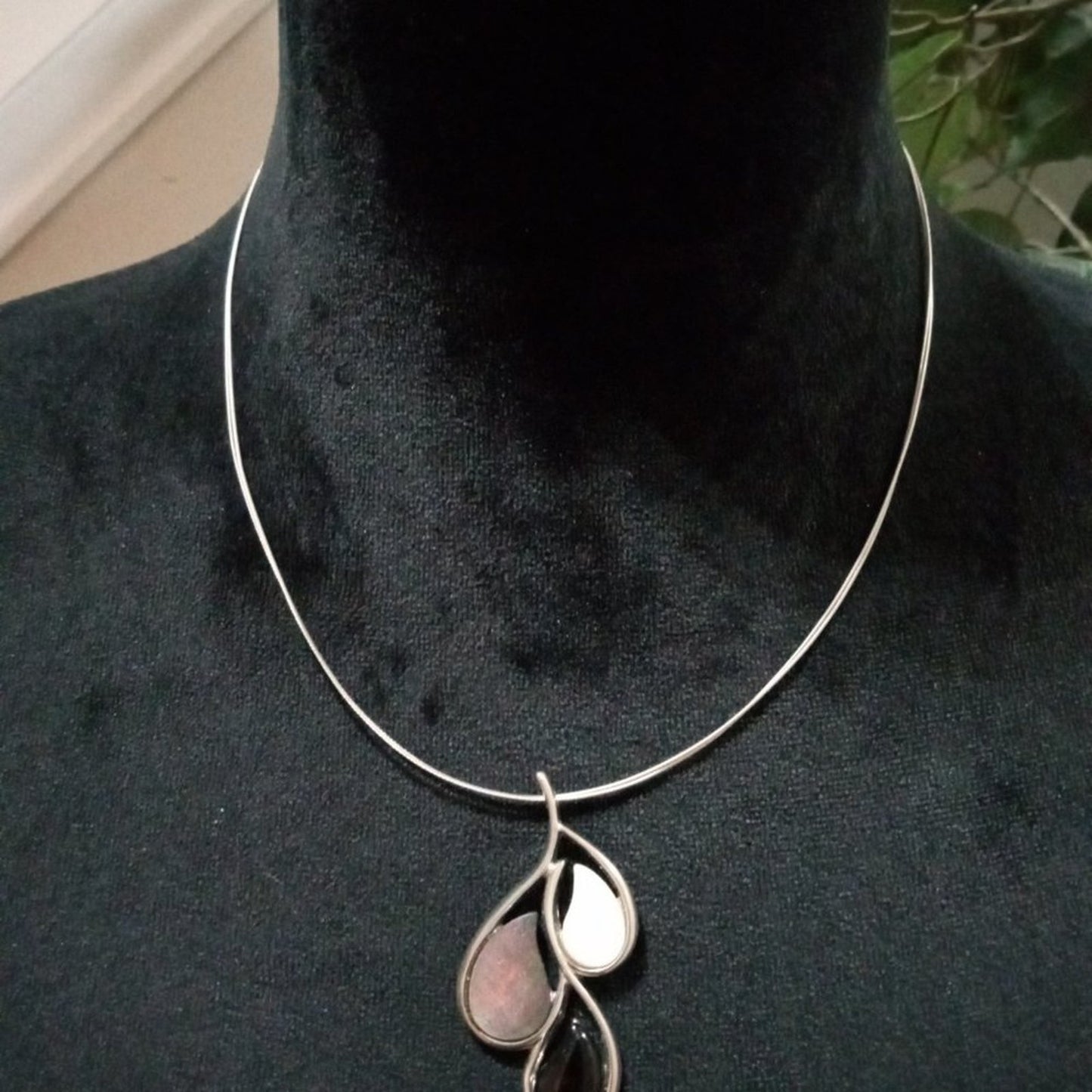 Lia Sophia Womens Chunky Rhinestones Mother of Pearl Leaves Pendant Necklace