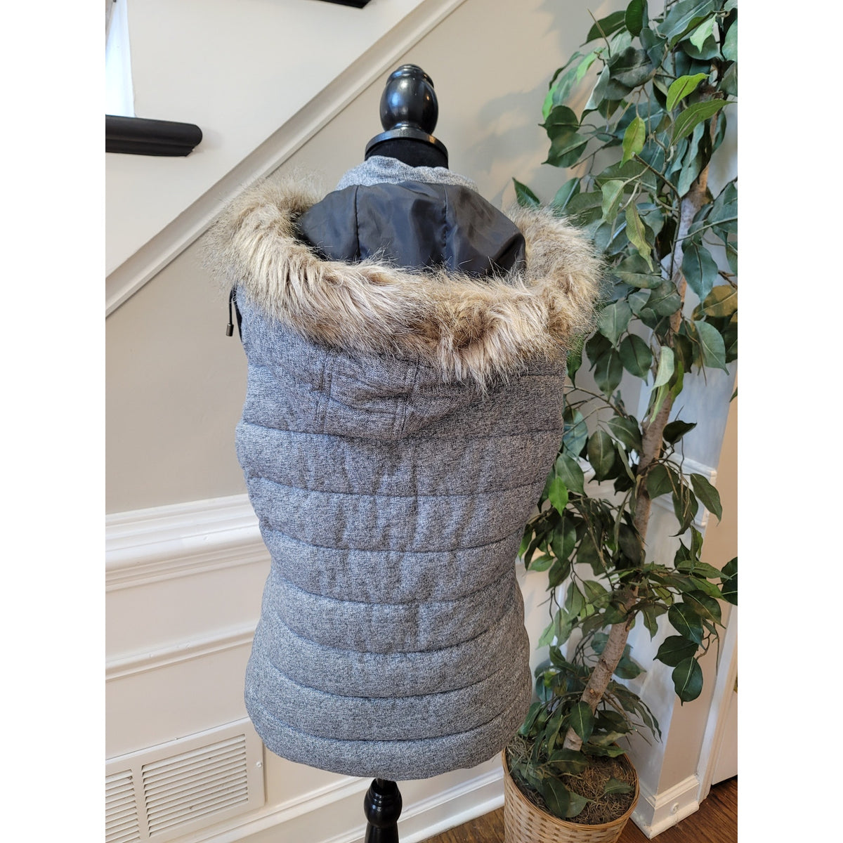 Banana Republic Puffer Vest Women's Small Gray Quilted Fleece Lined Front Zipper