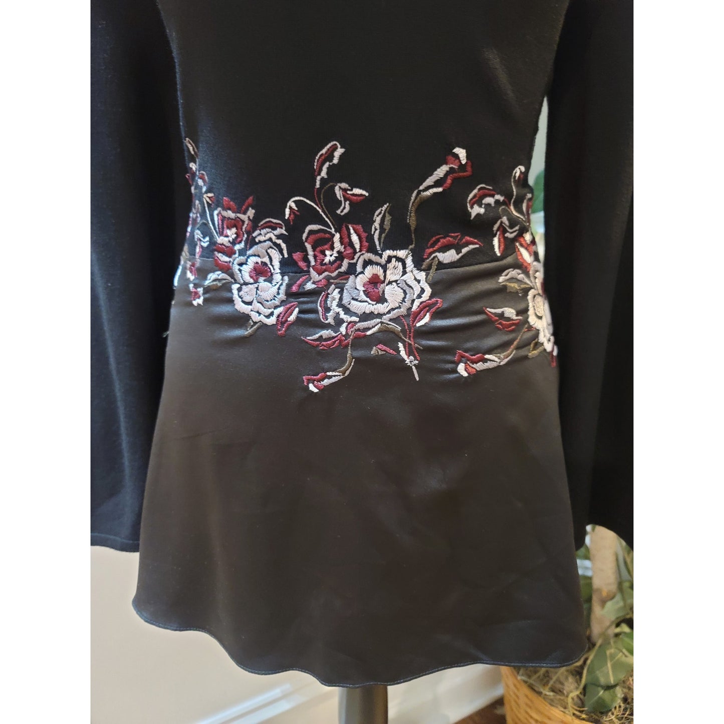 Alfani Sweater Women's Medium Black Floral Embroidered Long Sleeves Tunic