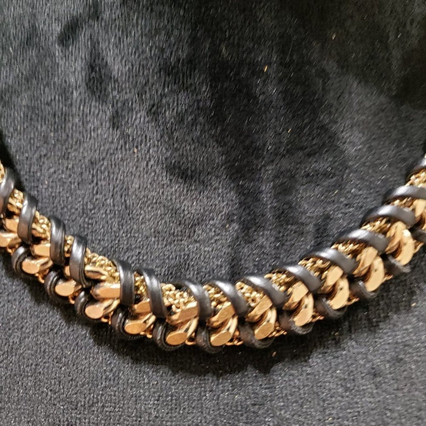 Womens Fashion Chain Link Leather Wrap Gold Tone Collar Necklace Lobster Clasp
