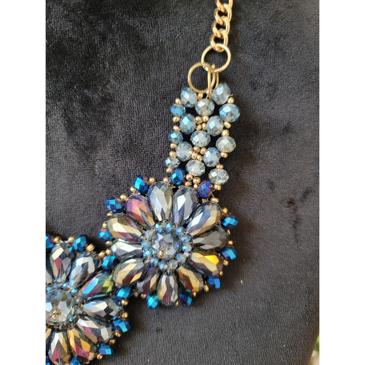 Women's Statement Crystal Flower Necklace With Gold Chain And Lobster Clasp