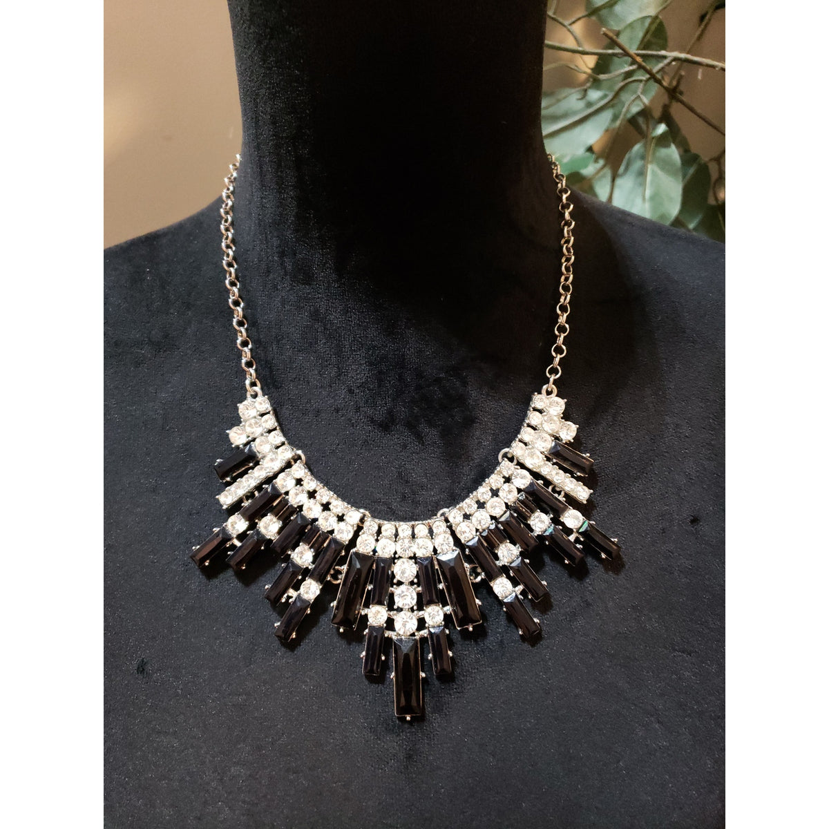 Womens Fashion Black Plastic Stones Rhinestone Bling Statement Necklace Jewelry