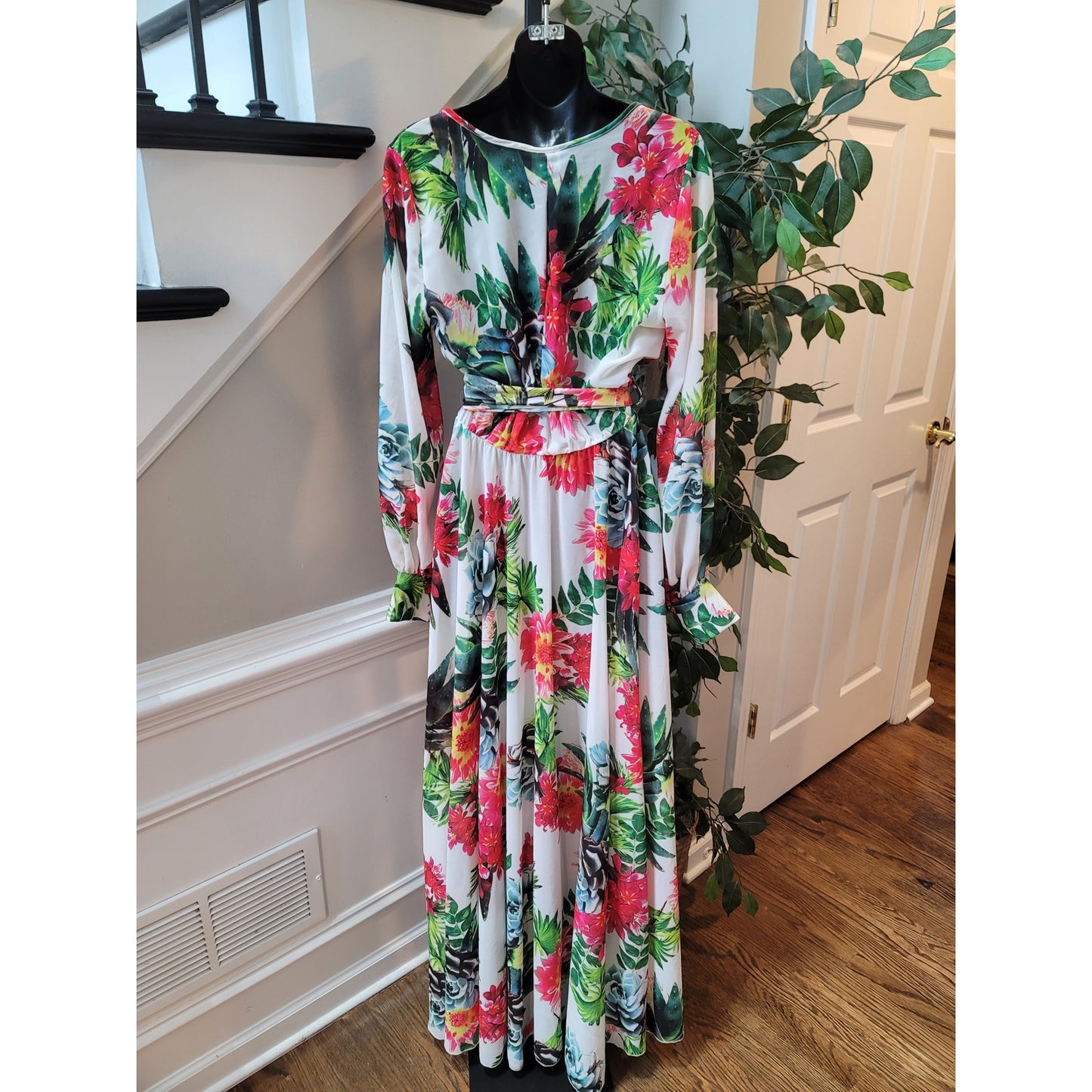 Eleganzarella Maxi Dress Women's Medium White Floral Long Sleeve V Neck