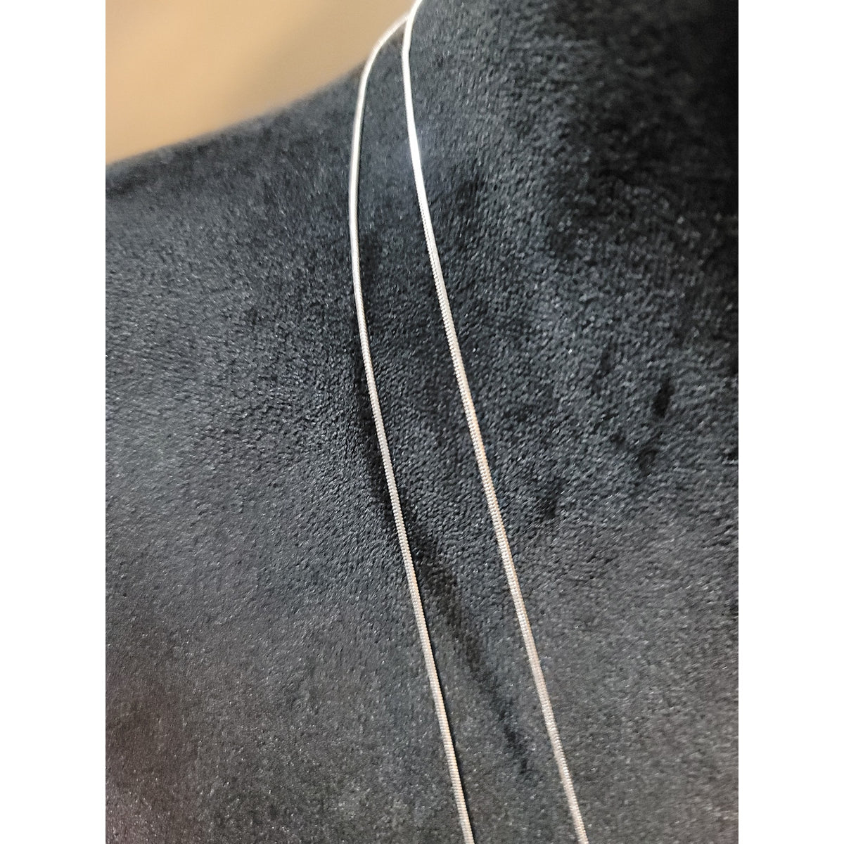 Women's Stylish Silver Necklace with Triangular Pendants Bold Fashion Statement