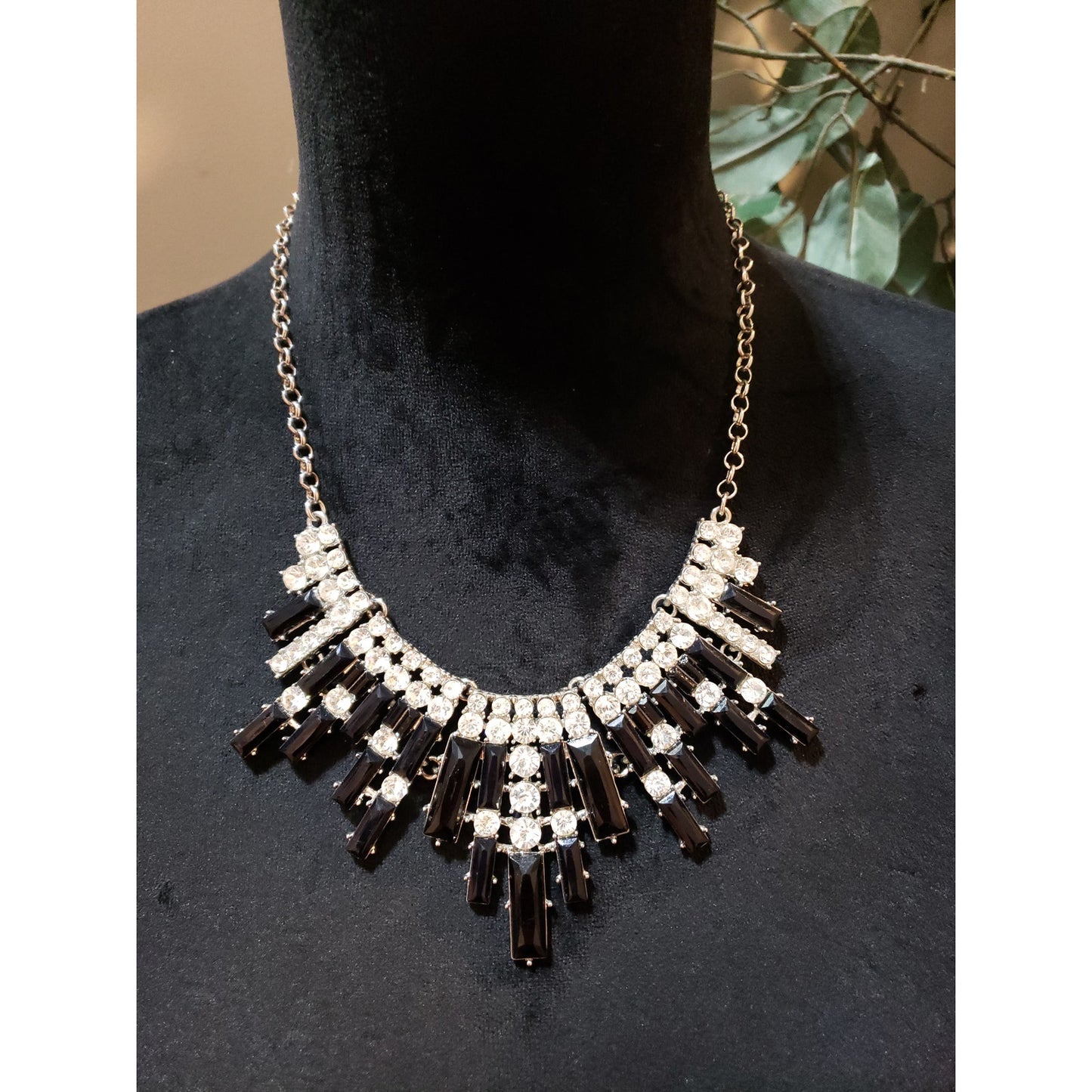 Womens Fashion Black Plastic Stones Rhinestone Bling Statement Necklace Jewelry