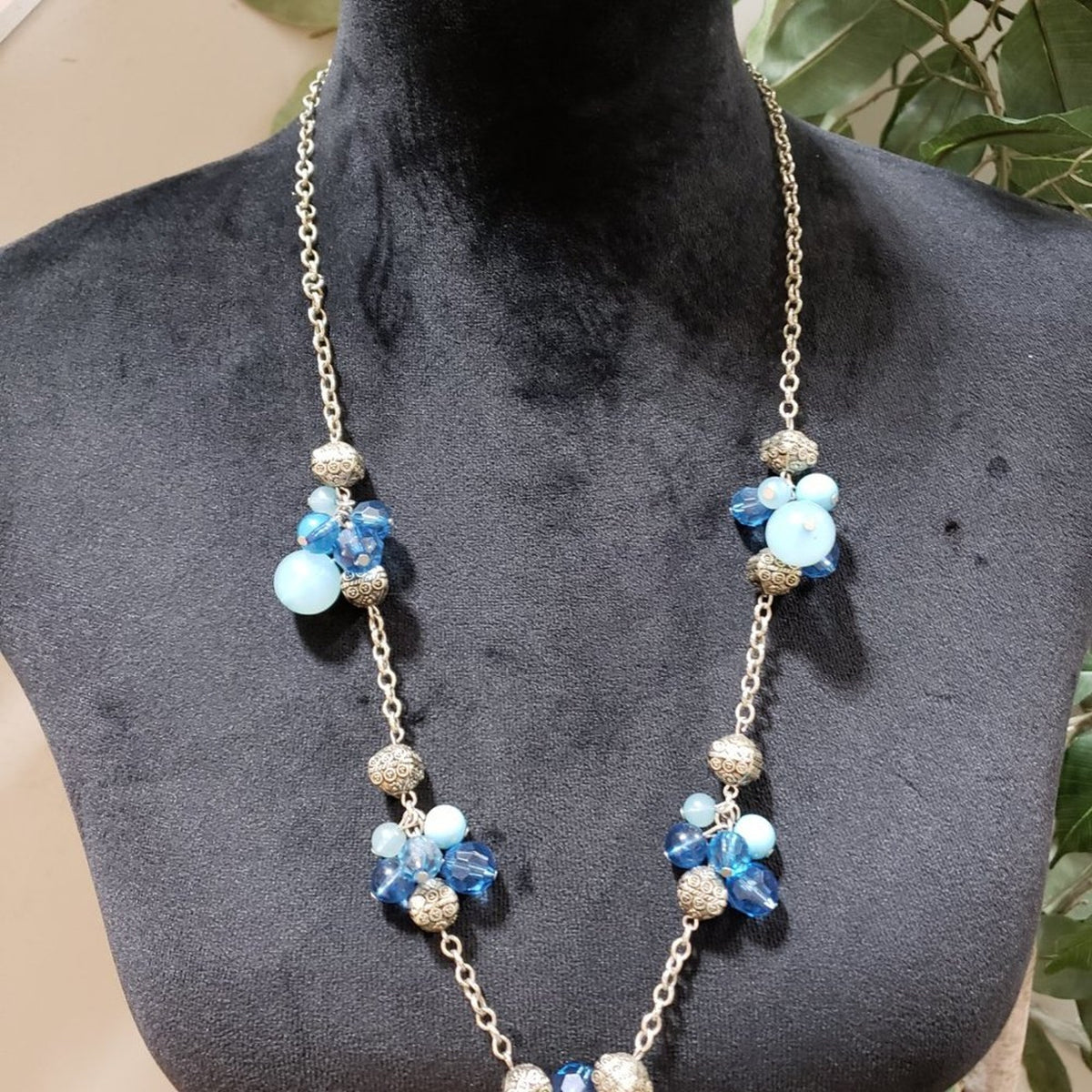 Womens Fashion Blue Silvertone Glass Beaded Collar Necklace with Lobster Clasp