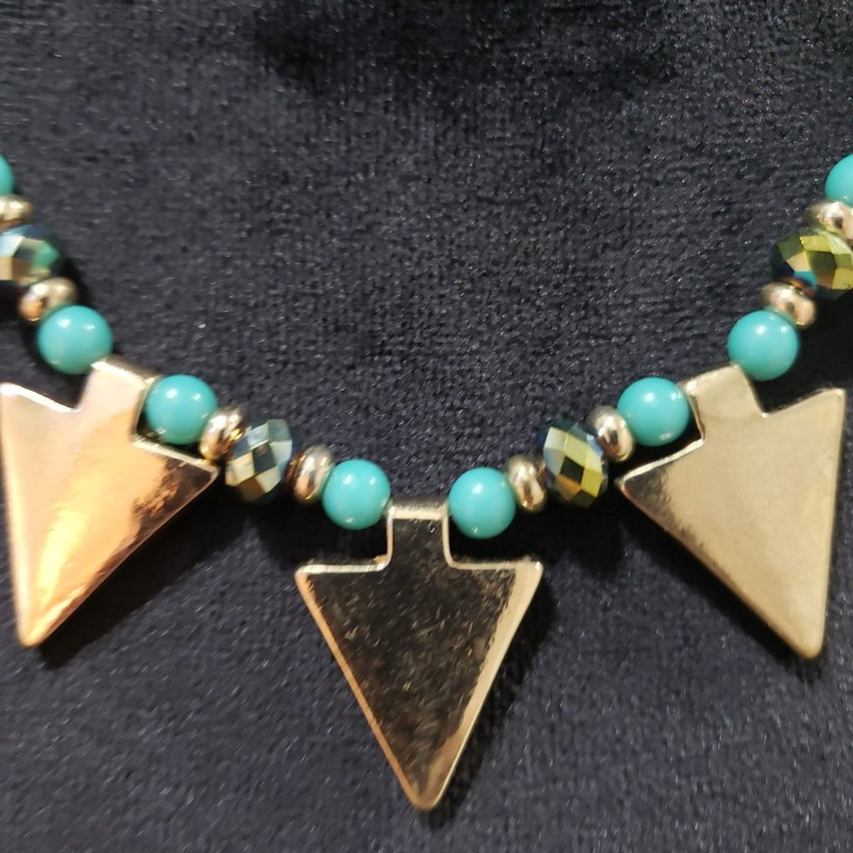 Women Fashion Multicolor Beaded Brass Tone Triangle Collar Necklace with Lobste