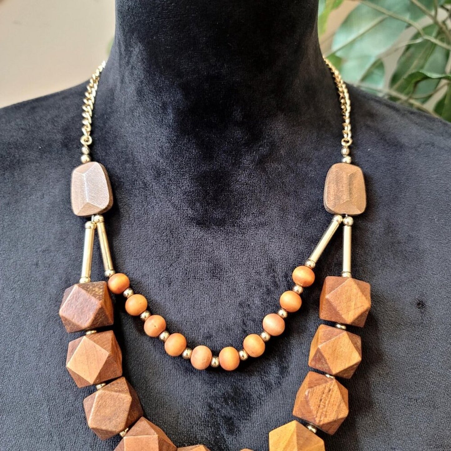 VTG Womens Brown Wood Bead Geometric Cut Chunky Boho Necklace with Lobster Clasp