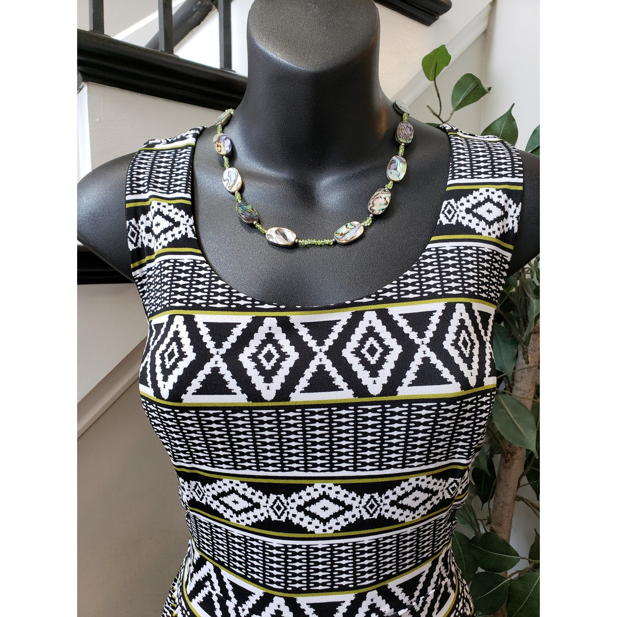 En Focus Studio Long Maxi Dress Women's Size 6 Black White Geo Print Sleeveless
