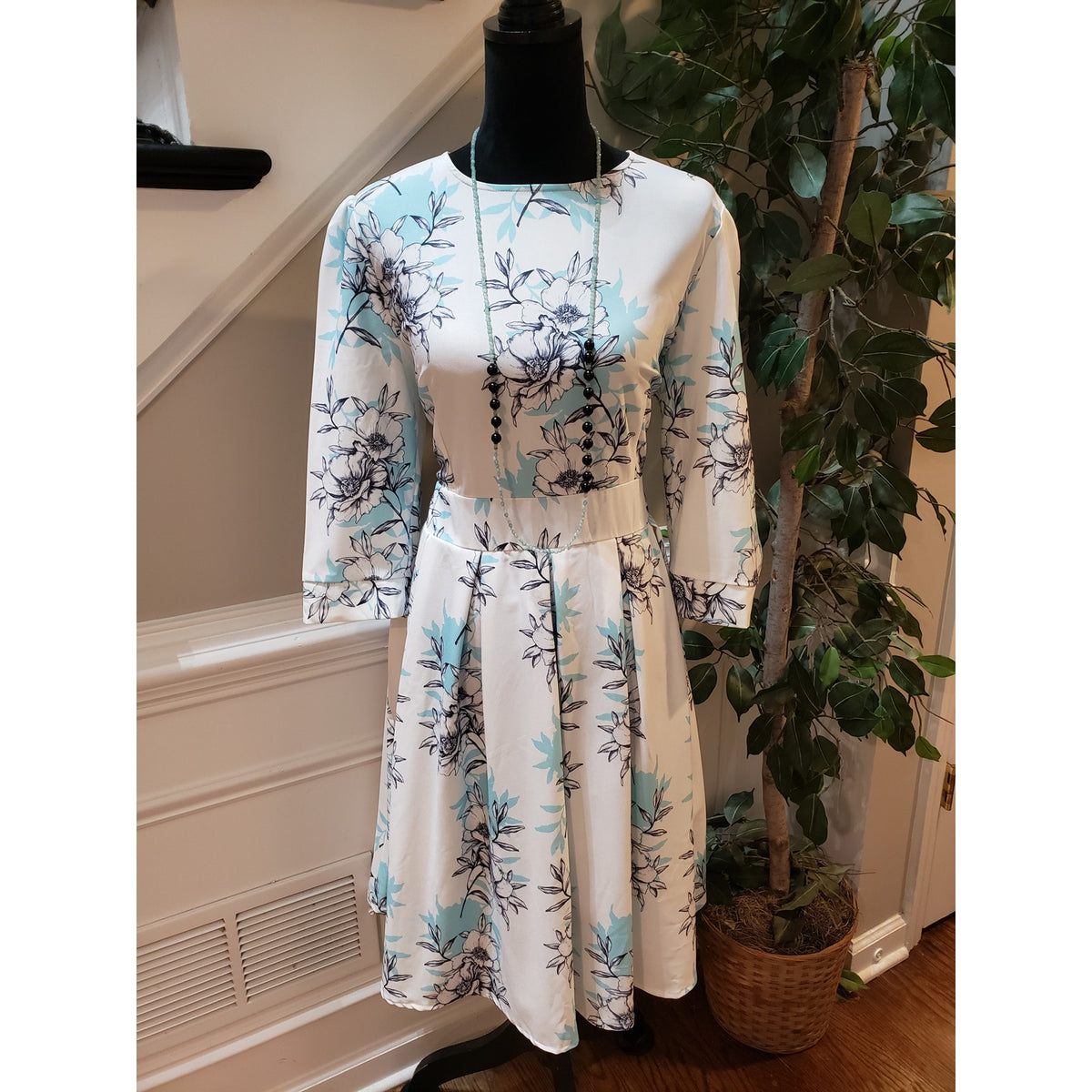 Womens A-Line Dress XL White Floral Empire Waist 3/4 Sleeve Pockets Back Zip