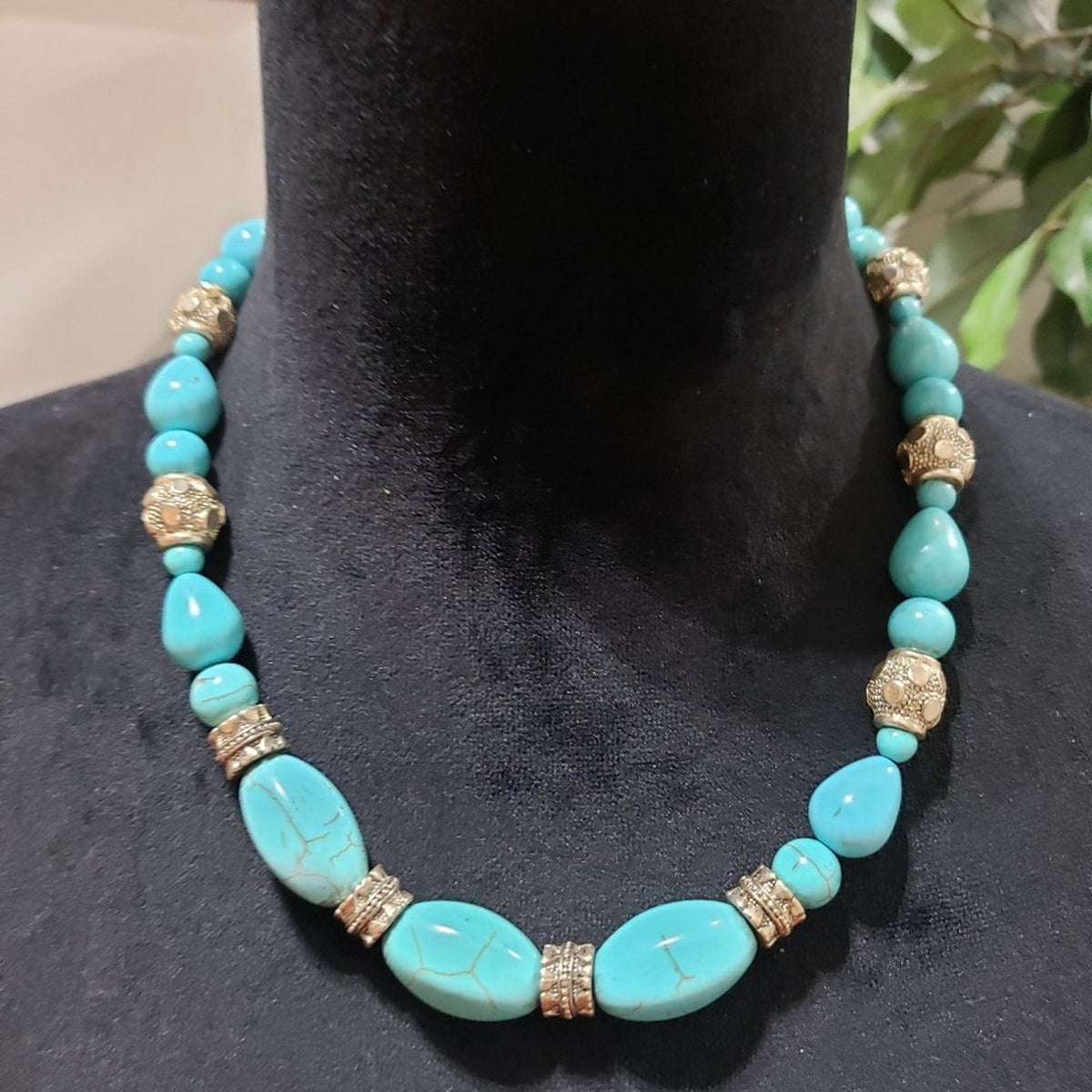 Womens Fashion Natural Turquoise Oval Gemstone Beads Necklace w/ Lobster Clasp
