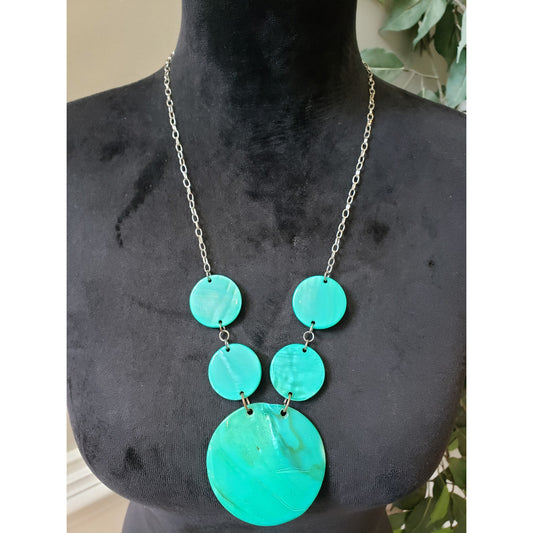 Women's Green Shell Bib Necklace Statement Jewelry Lobster Clasp Lightweight