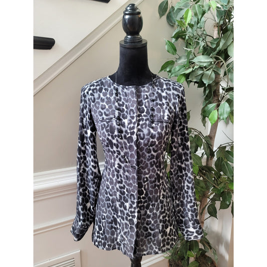 Express Blouse XS Black White Leopard Crew Neck Curved Hem Long Sleeve Button-Up