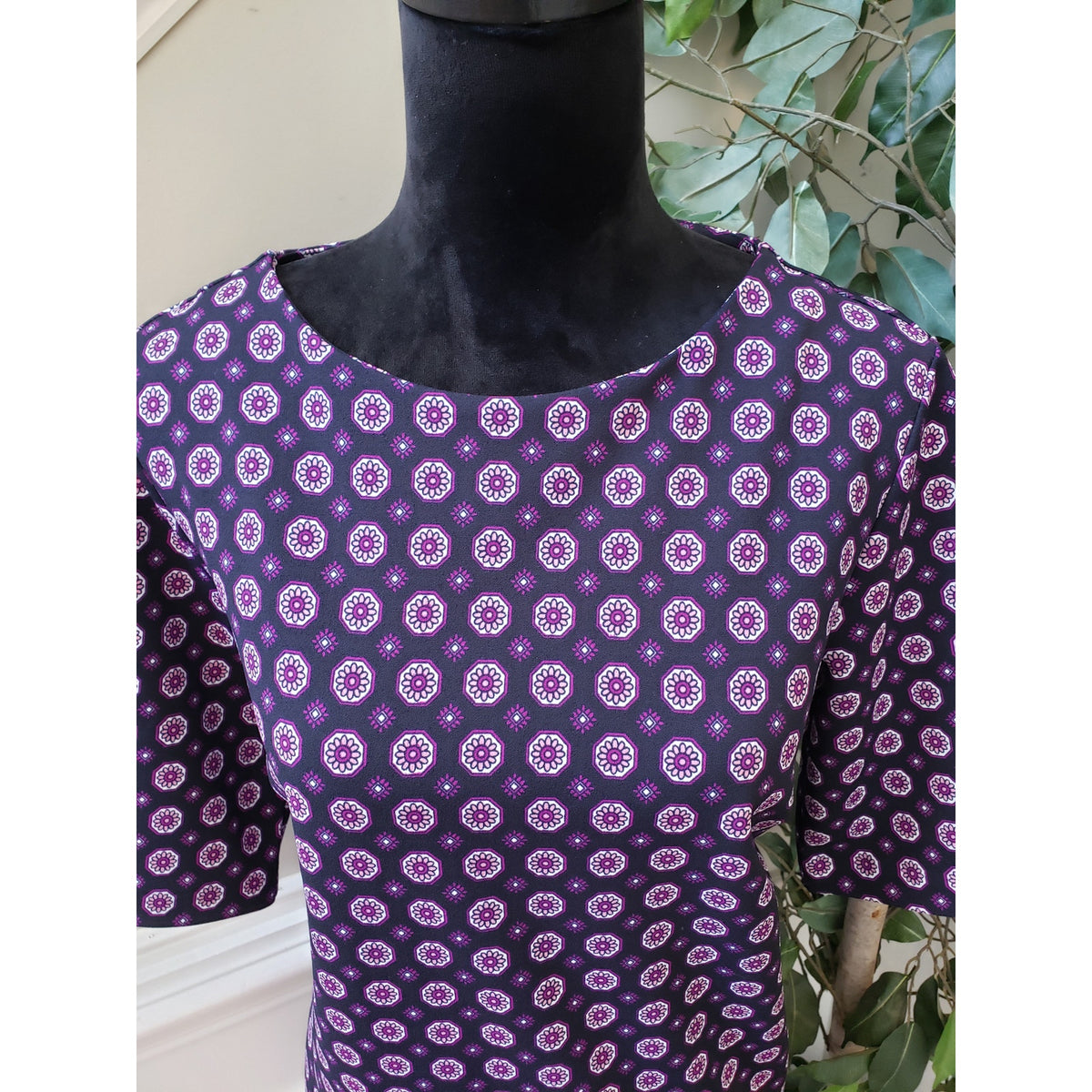 Banana Republic Shift Dress Women Size 10 Purple Medallion Print Career Cocktail