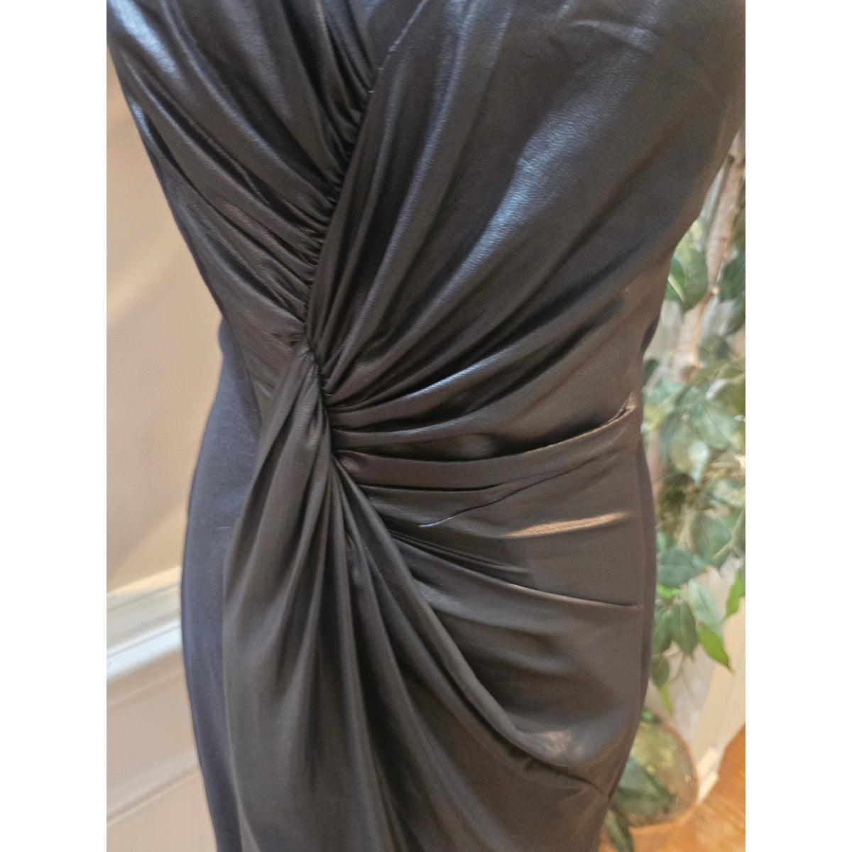 Express Bodycon Dress Women's Black Shimmer Ruched Pleated V-Neck Sleeveless 10
