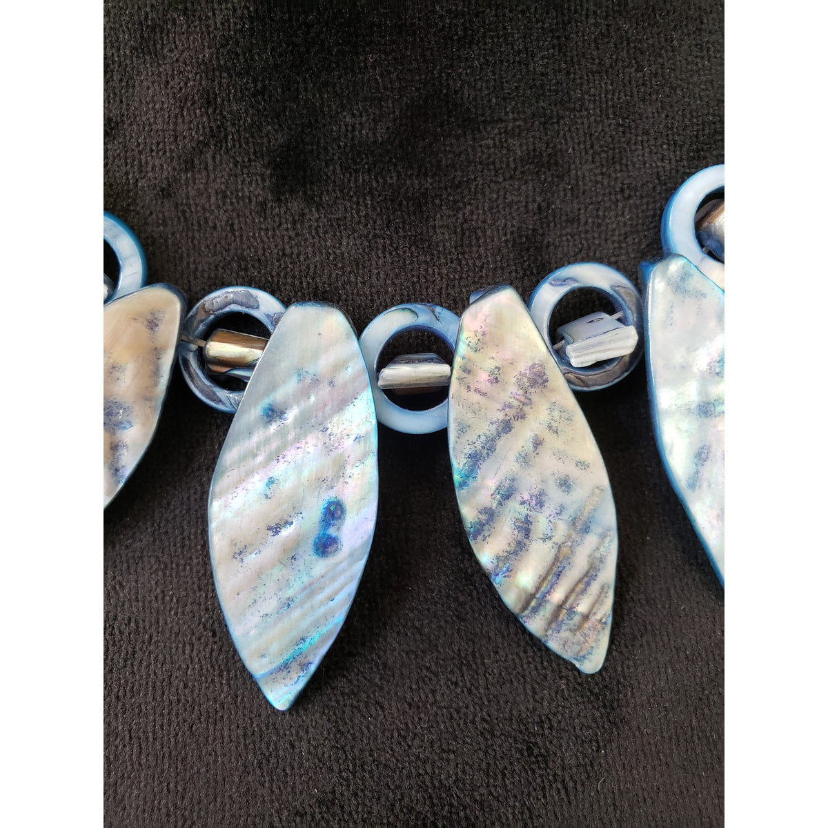 Women Hand Crafted Blue Green Abalone Shell Beads Iridescent Feathers Necklace