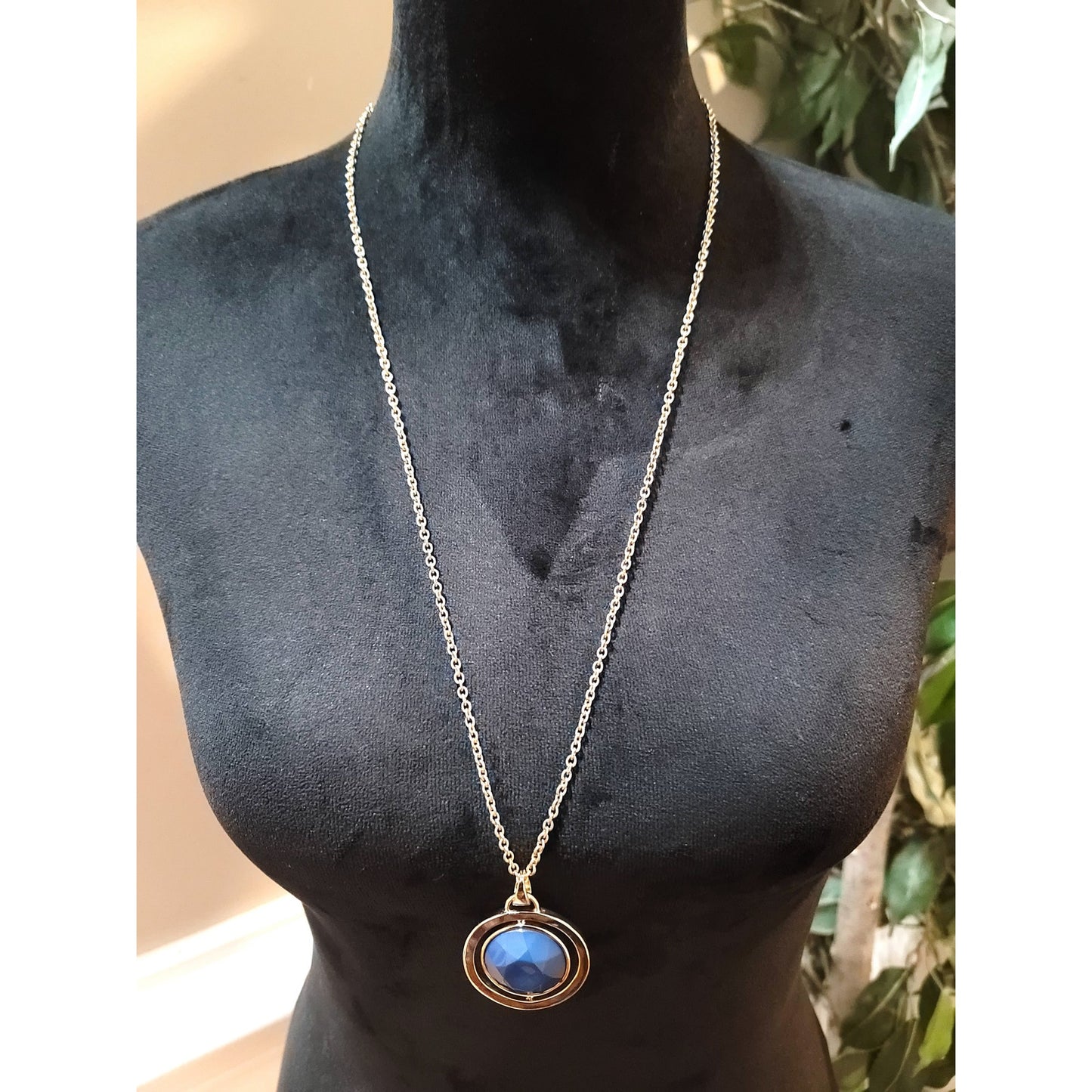 Women's Gold Tone Necklace Blue Faceted Pendant Lobster Clasp Fashion Jewelry