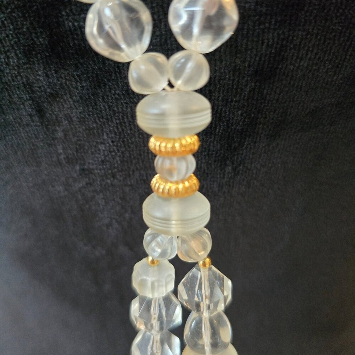 Vintage Womens Acrylic Frosted Clear Lucite Lariat Style Necklace with Lobster