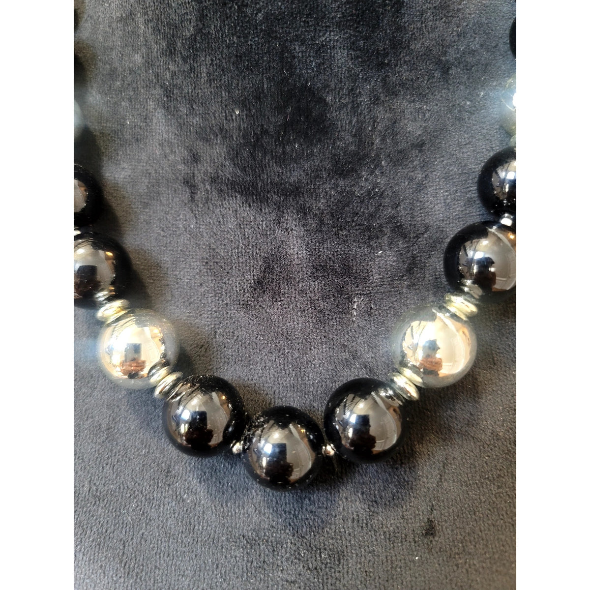 Black & Silver Tone Beaded Necklace Glossy Round Statement Classic Chunky 20"