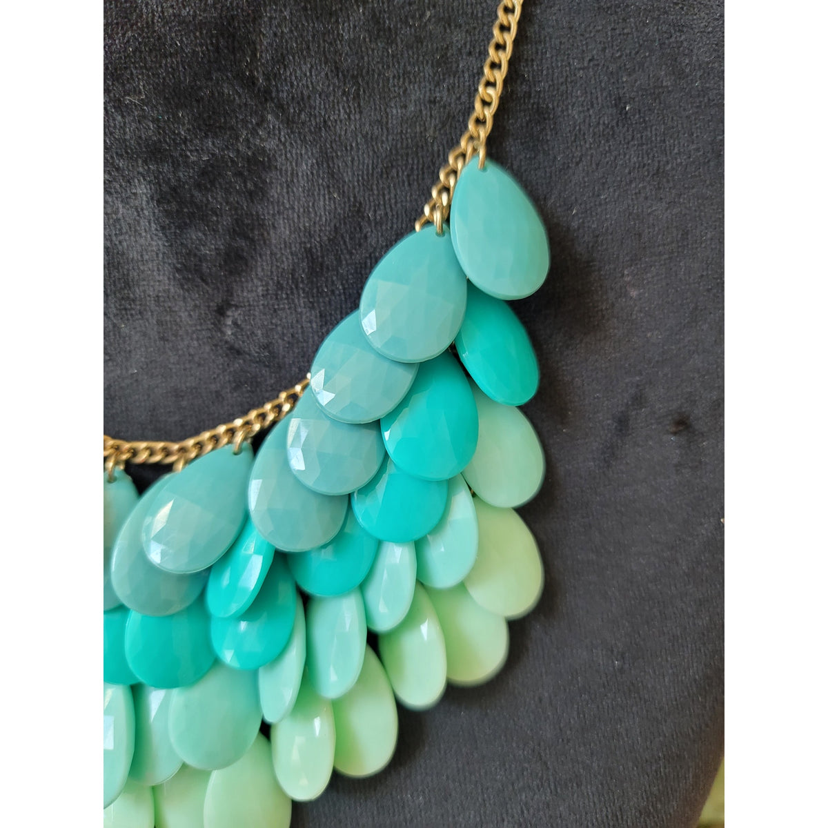 Women's Aqua Teardrops Statement Necklace With Gold Chain And Lobster Clasps