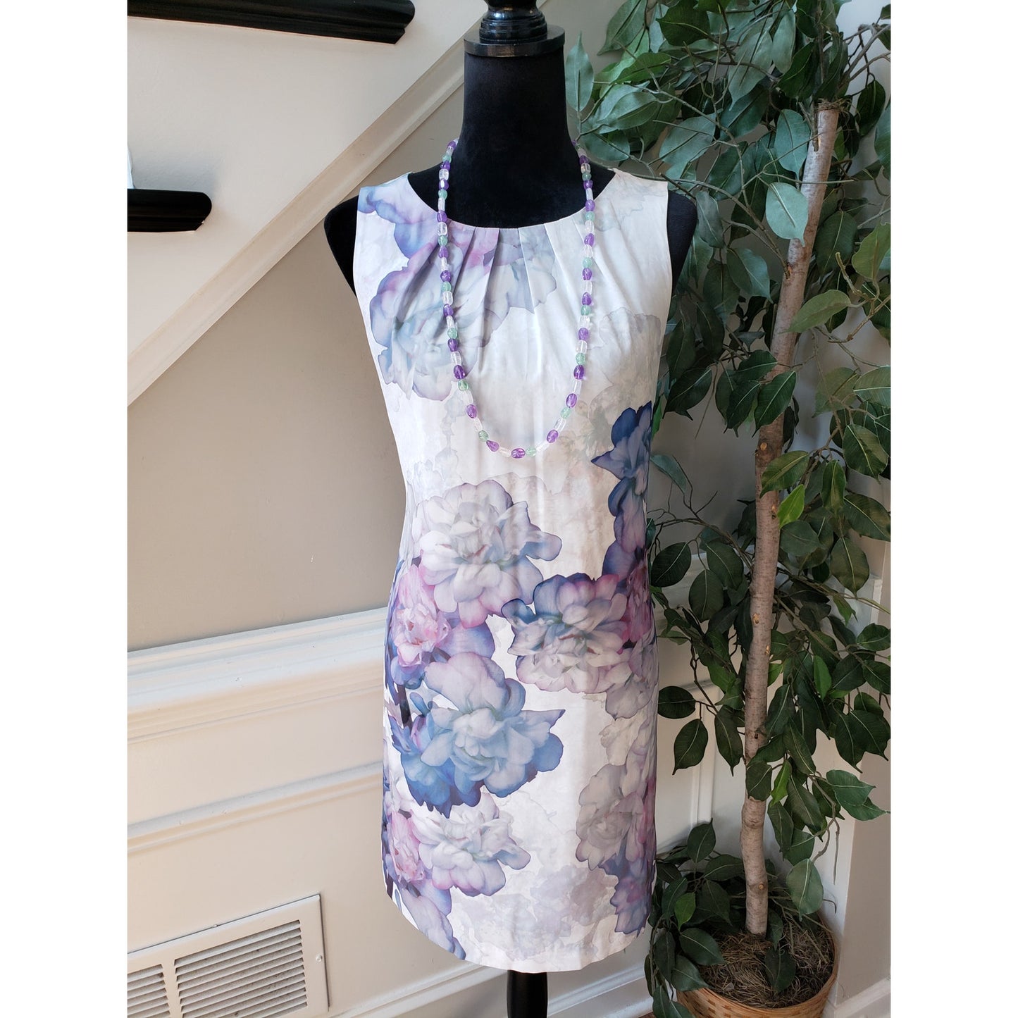 H&M Sheath Dress Womens 10 White Abstract Floral Pleated Round Neck Back Zipper