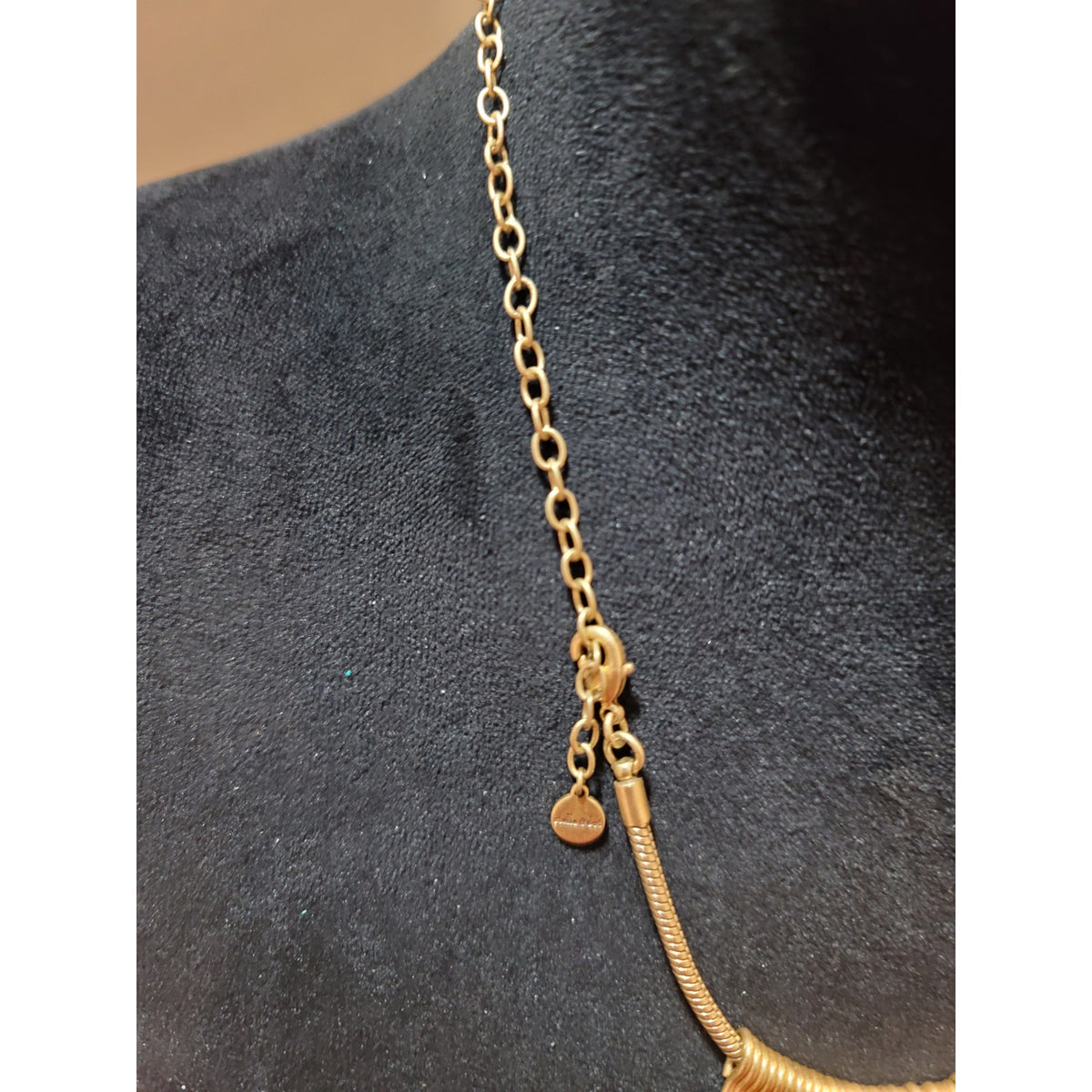 Stella & Dot Women's Gold Statement Necklace With Lobster Clasp Elegant Design