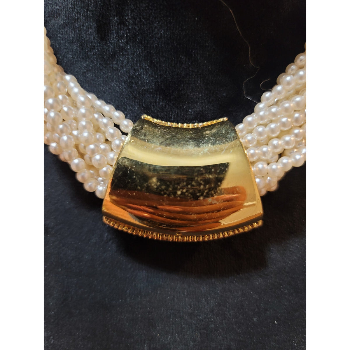 Women's Multi Strand Pearl Necklace With Cameo Pendant And Lobster Clasp Lock