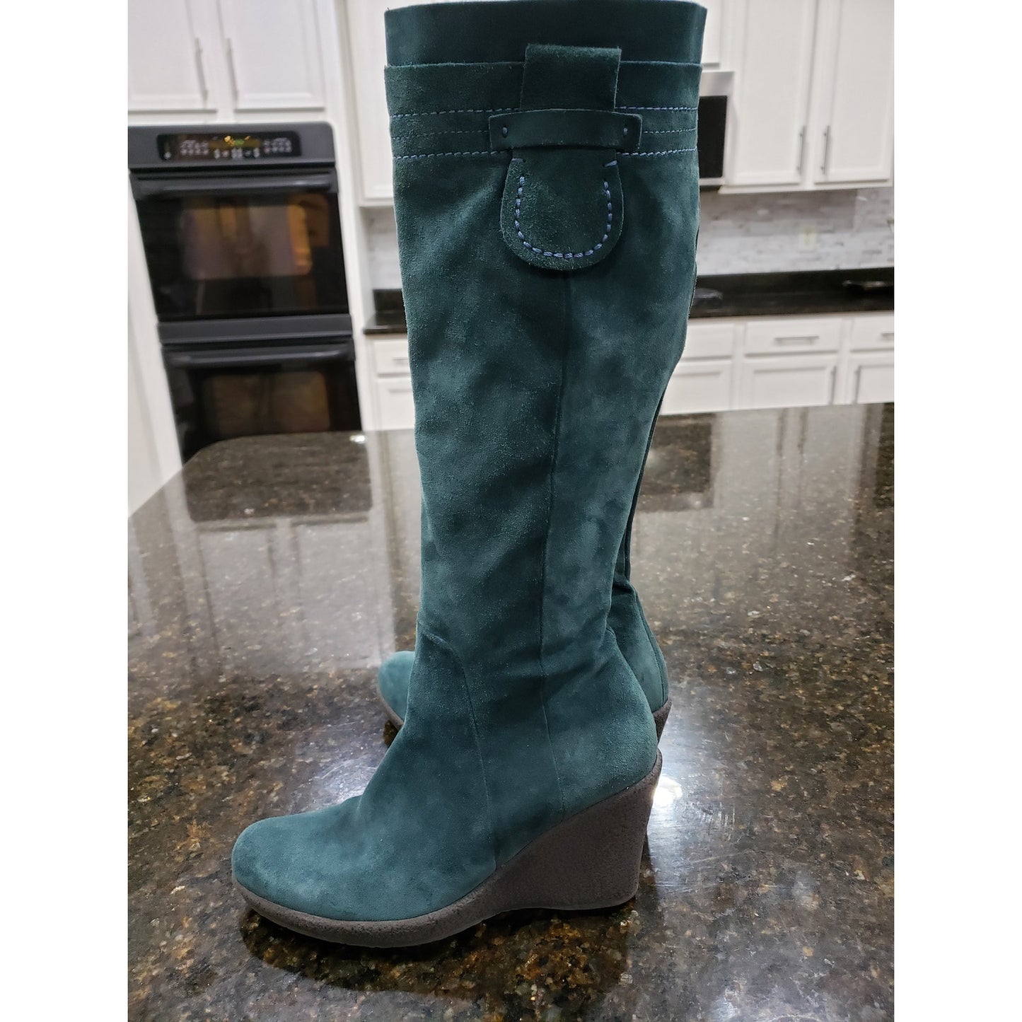 Charles David  Boots Womens Size 38 Green Suede Leather Block Heel Pull On