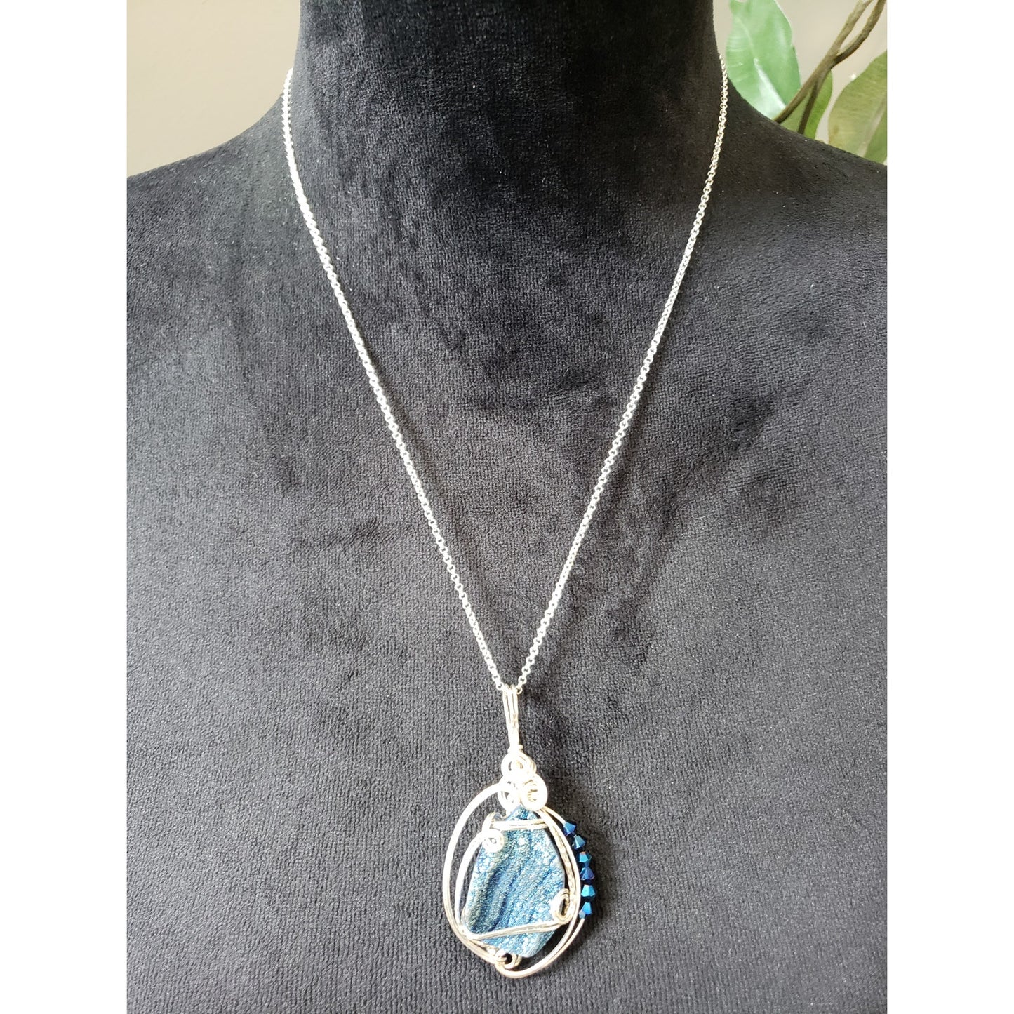 Women's Silver Tone Blue Druzy Pendant Necklace Wire Wrapped Lobster Clasp