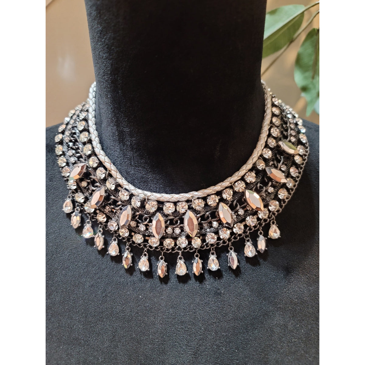 Women's Statement Rhinestone Choker And Necklace With Adjustable Chain Lock