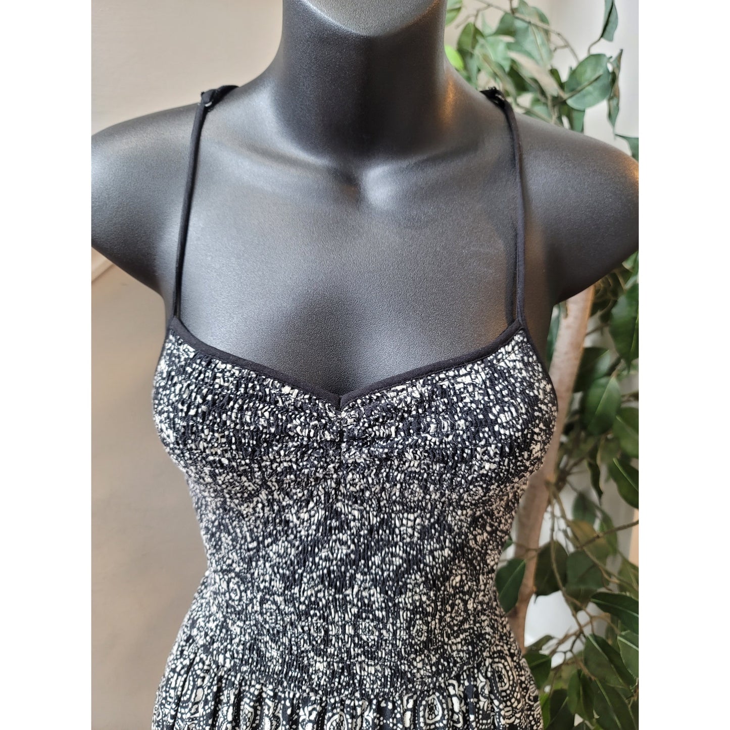 Xhilaration Maxi Dress Women S Black White Boho Sleeveless Smocked Rayon