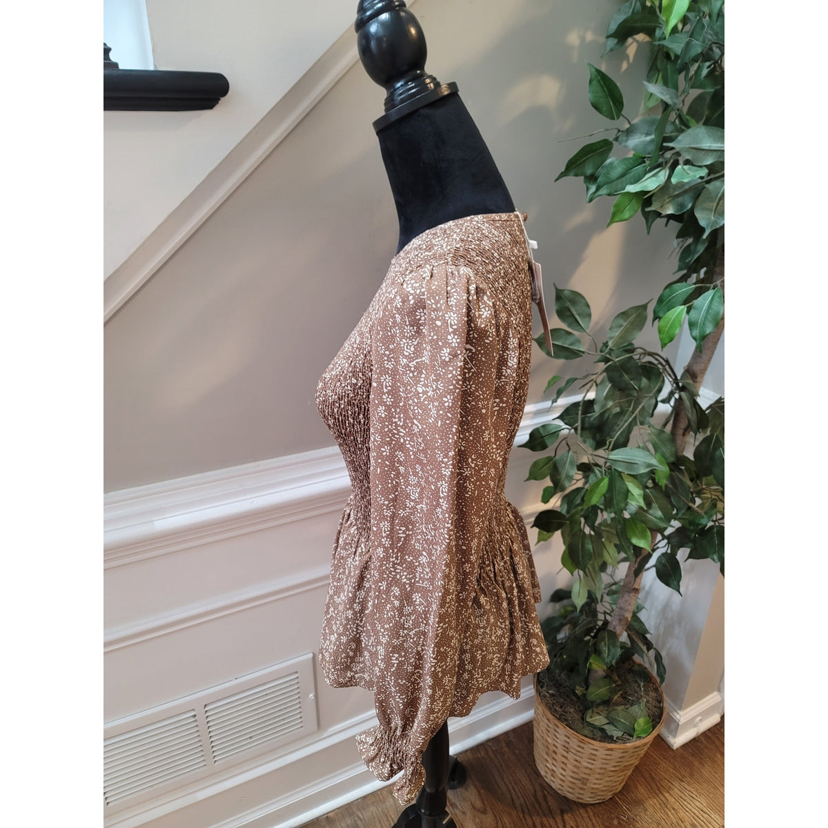 Fashion Peplum Blouse S Brown Floral Polka Dot Shirred Bodice Crew Smocked Party