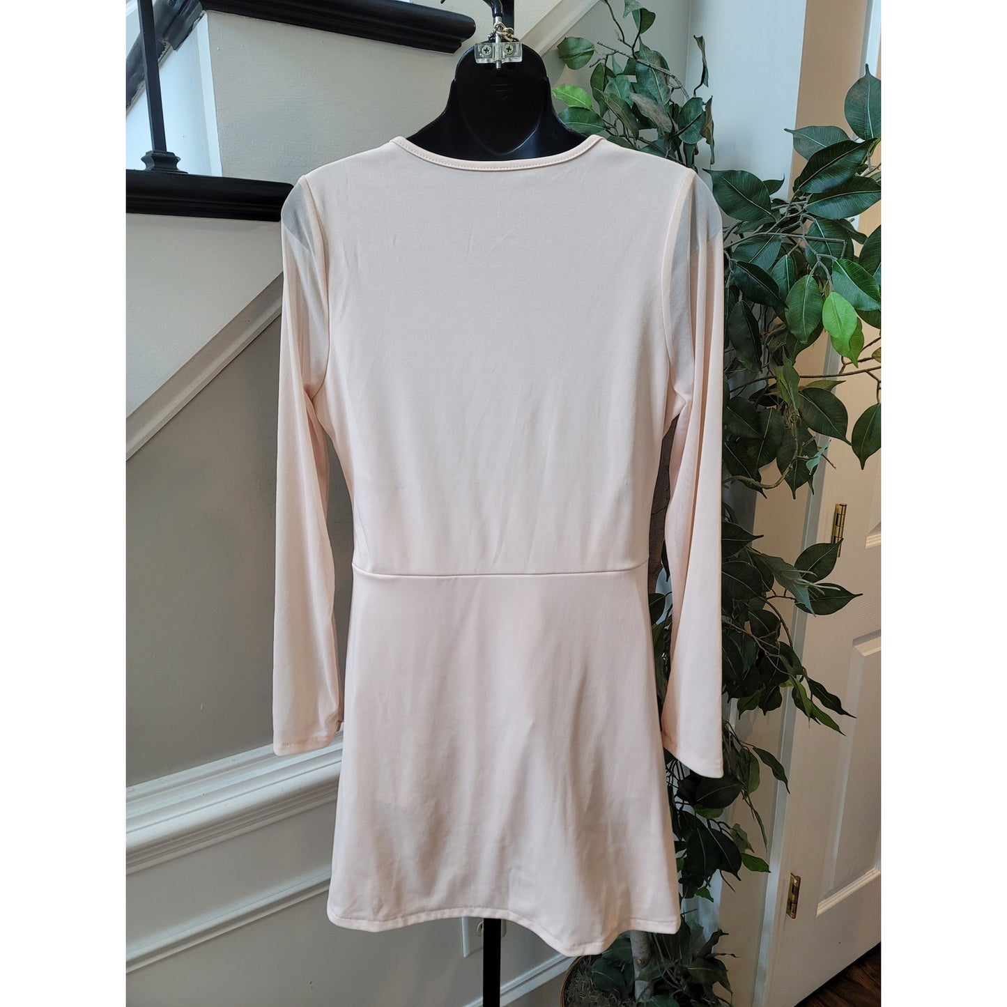 Women's 2 Piece Medium Peach Pink Long Sleeve Zip Front Corset Style Short Set