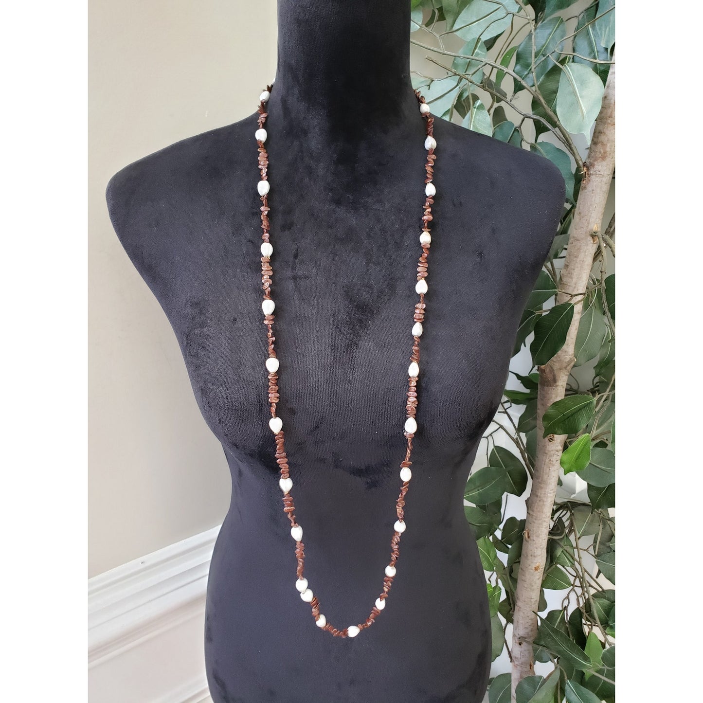 Women Fashion Irregular Brown Chip Gravel & White Baroque Beads Necklace Jewelry