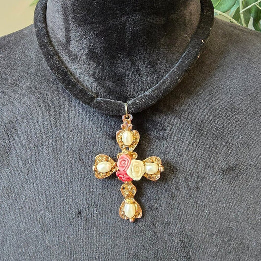 Womens Gold Tone Liz Palacios Cross Pendant Necklace Jewelry with Lobster Clasp