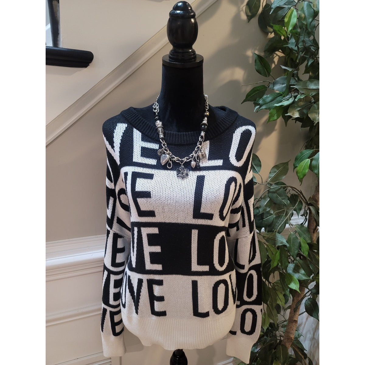 Soho Street Pullover Sweater Women's Small Black/White Colorblock Drop Shoulder