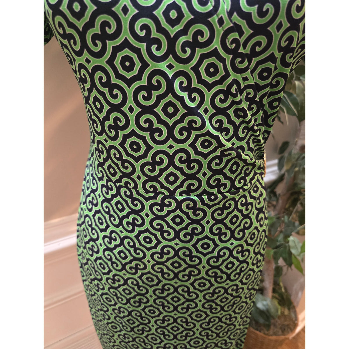 Jones New York Midi Dress Women's Medium Green/Black Geometric Faux Wrap V Neck