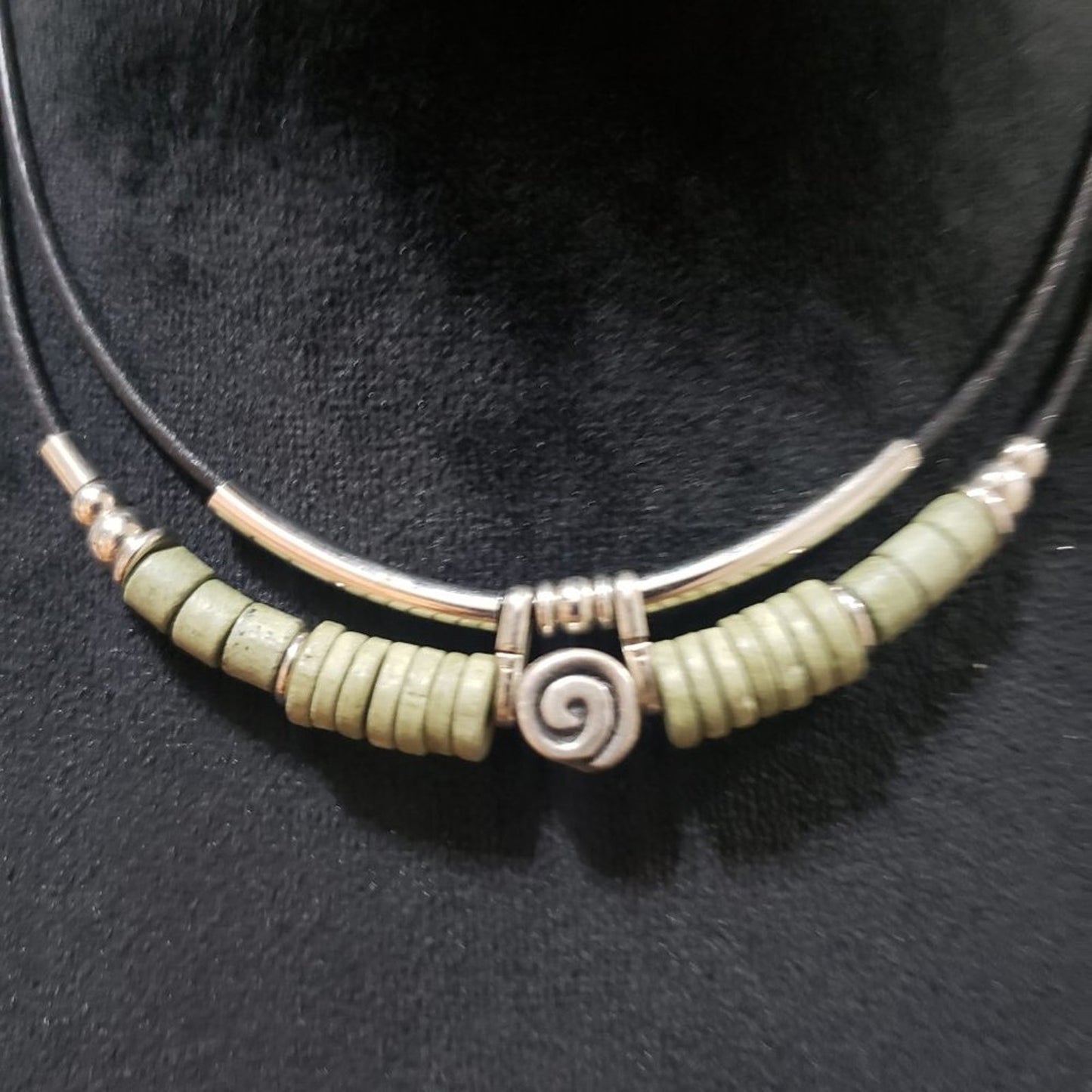 Women Fashion Double Strand Green Beads Gold Tone Tube Statement Choker Necklace