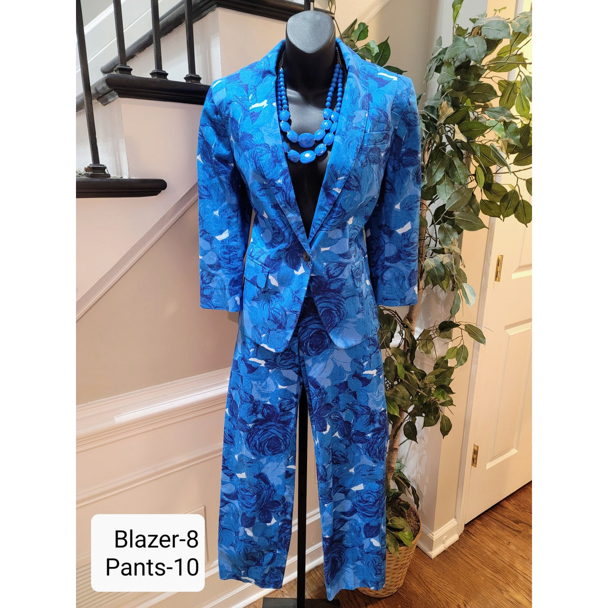 Ann Taylor Pant Suit Women's Size 10/8 Blue Floral Single Button Blazer Pockets