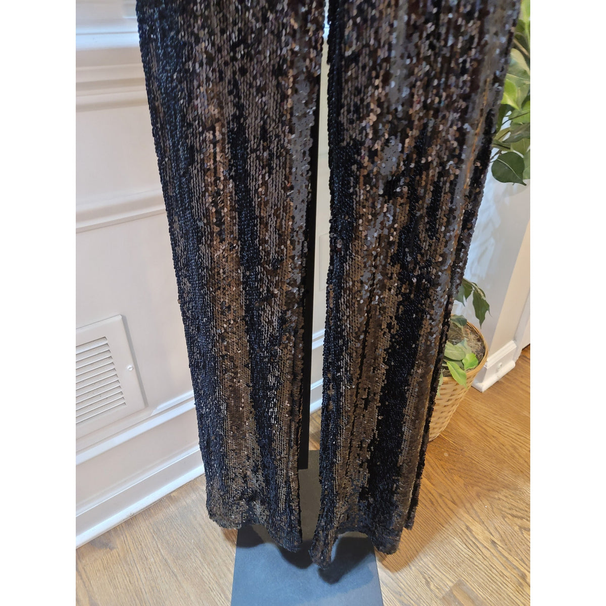 Celebrity Fashion Sequin Suit Women's Medium Black Faux Pockets Fully Lined