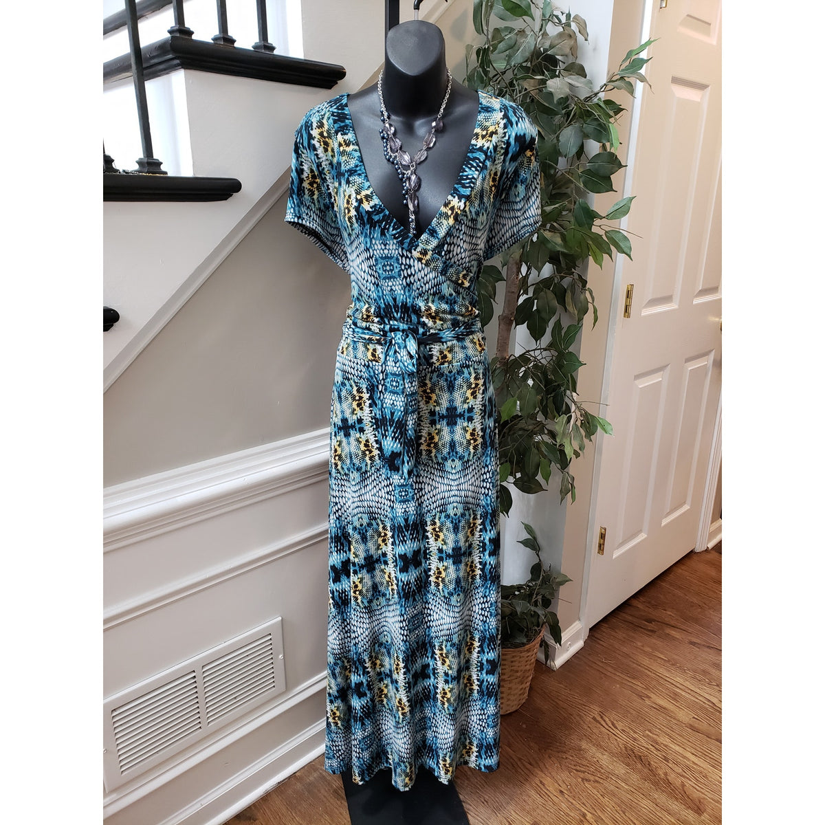 Ashley Stewart Maxi Dress Women XL Blue Black Snake Print Stretch Wrap Belted