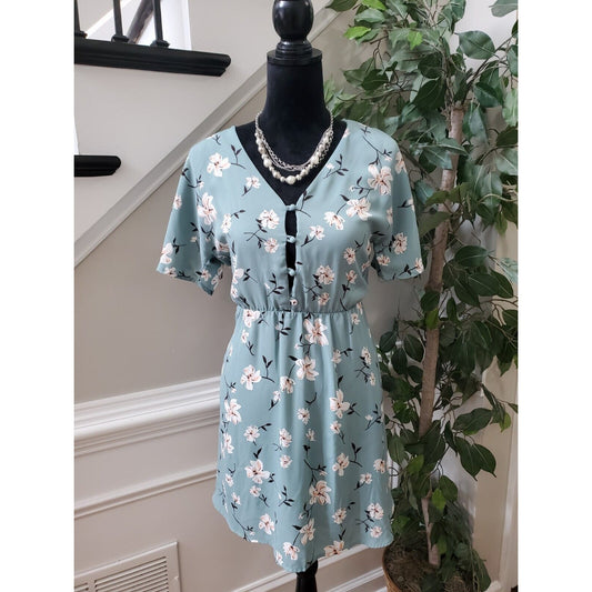 Sienna Sky Women's Green Floral Round Neck Short Sleeve Knee Length Dress Small