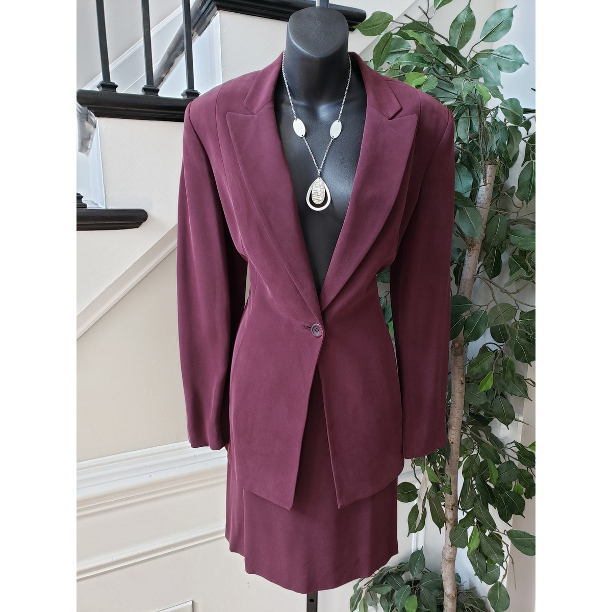 Jones New York 2 Piece Skirt Suit Silk 10 Burgundy Single Breasted 1 Button