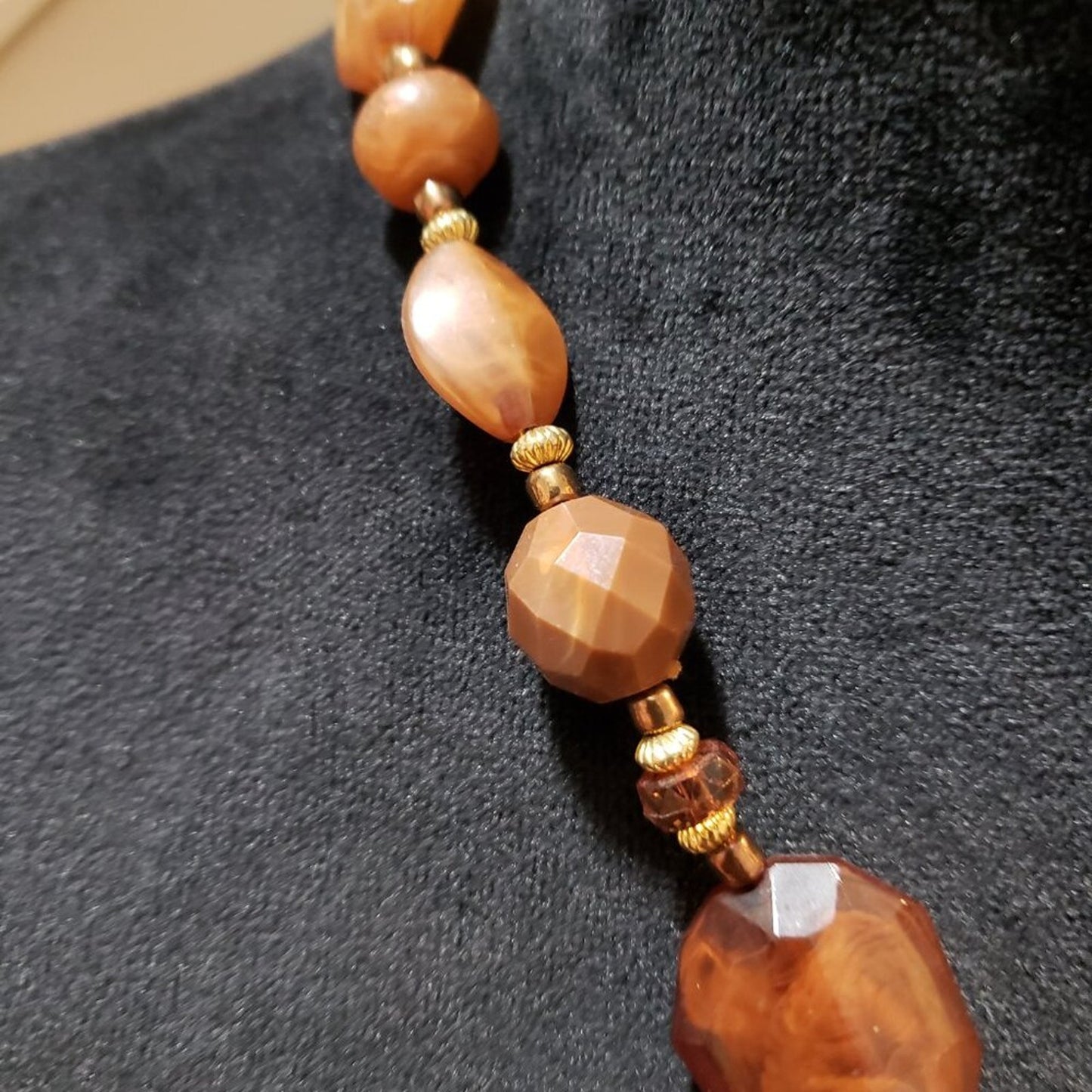 Womens Fashion Brown Chunky Bead Disc Pendant Collar Necklace with Lobster Clasp