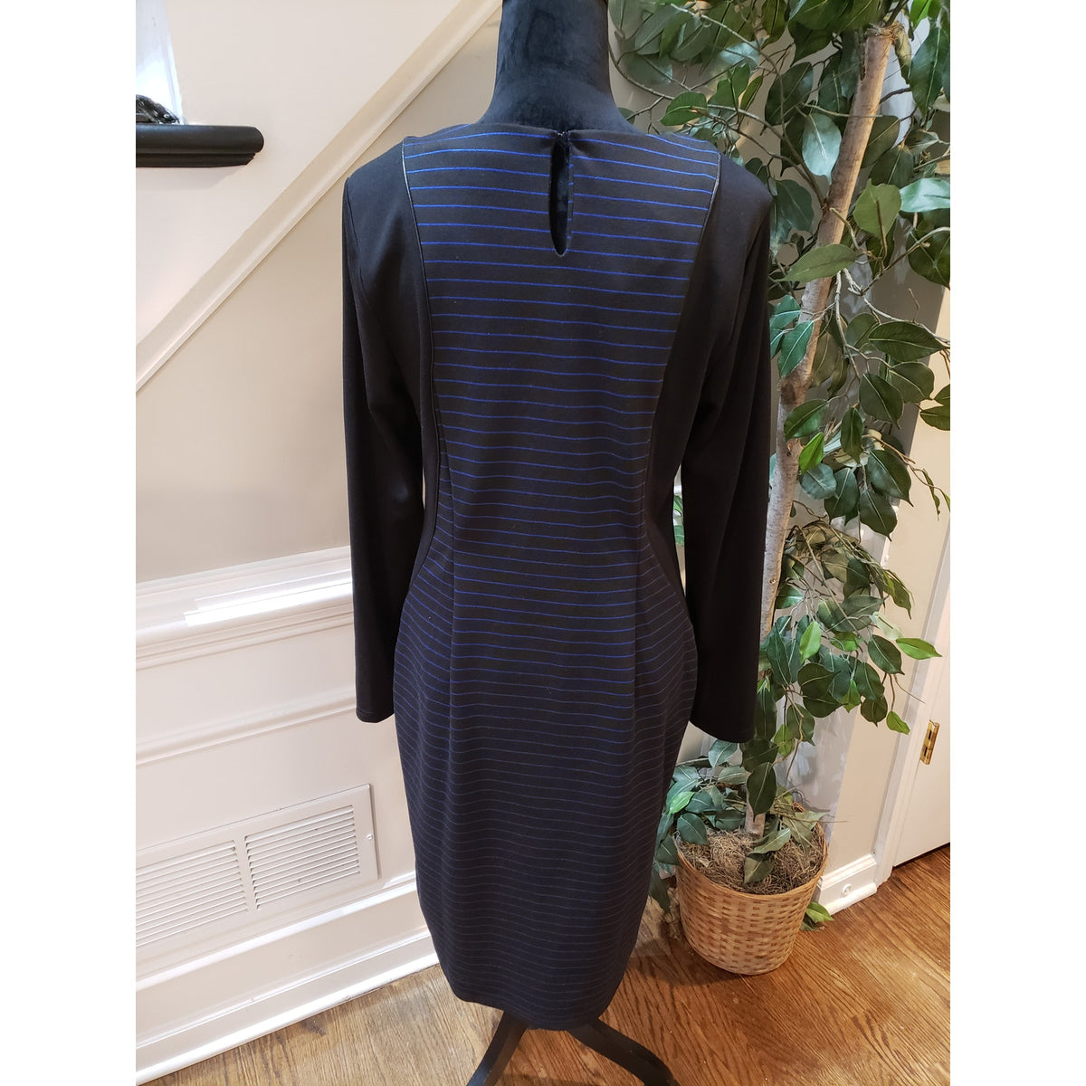 Spense Sheath Dress Women's Size 10 Blue Striped Rayon Stretch Long Sleeve