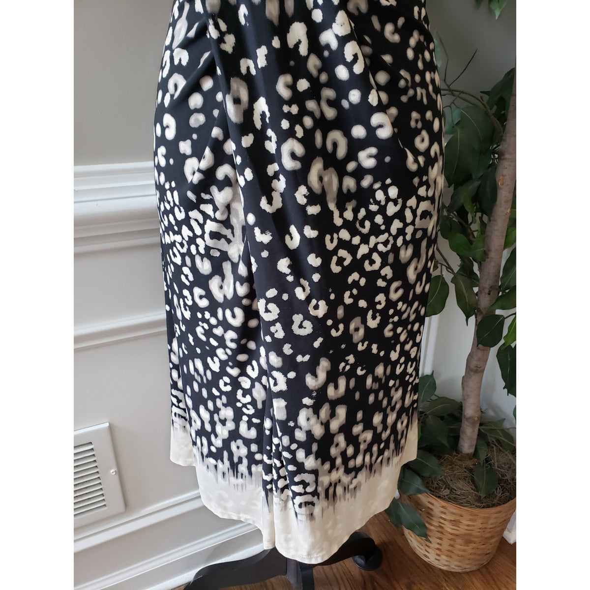 Donna Morgan Fit & Flare Dress Womens 12 Black White Leopard Stretch Sleeveless