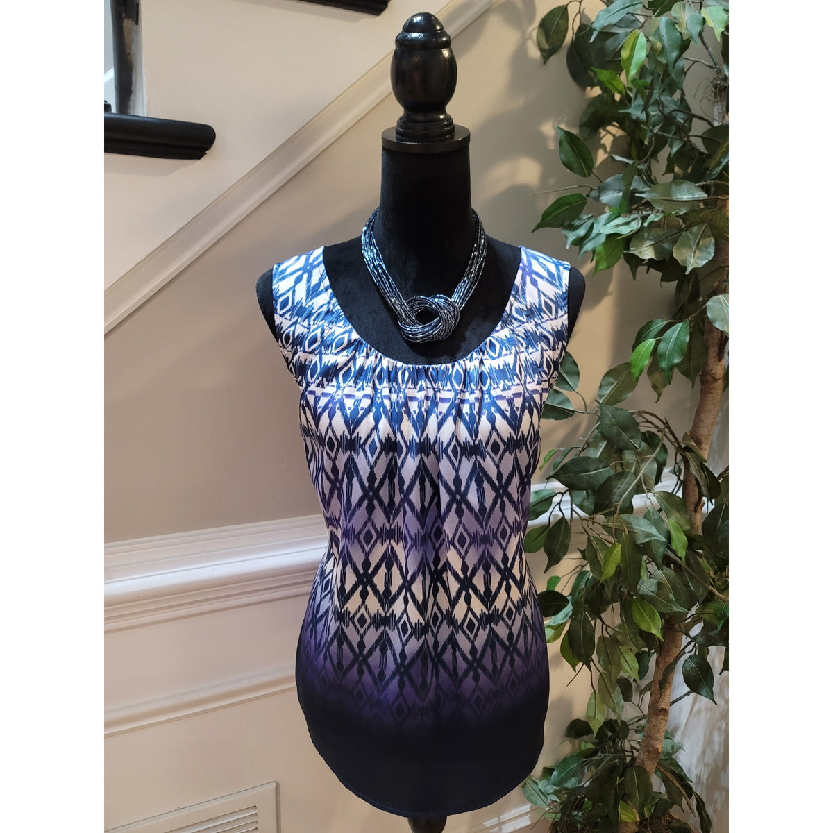 Chico's Blouse Top Women SZ 3 Blue/White Ikat Geometric Scoop Neck Pleated Front