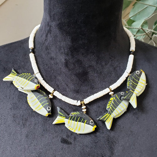 Women's Fashion White Acrylic Beads Chain Fish Fetish Necklace with Barrel Clasp