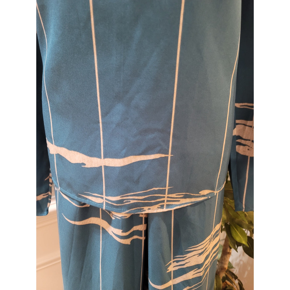 Co-Ord Set Women's Size XL Teal Blue Abstract Pleated Long Sleeve Boat Neck