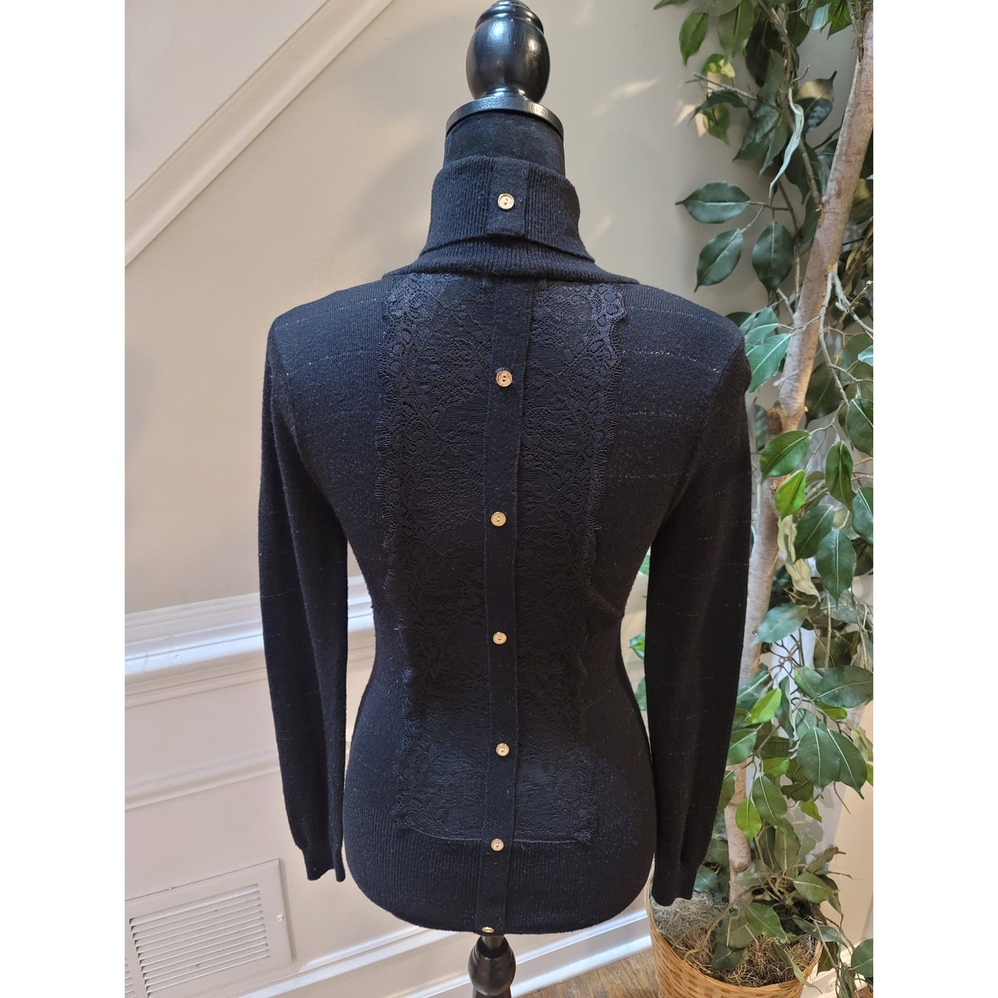 XOXO Turtleneck Sweater Women's Small Black Long Sleeve Knit Pullover Stretch